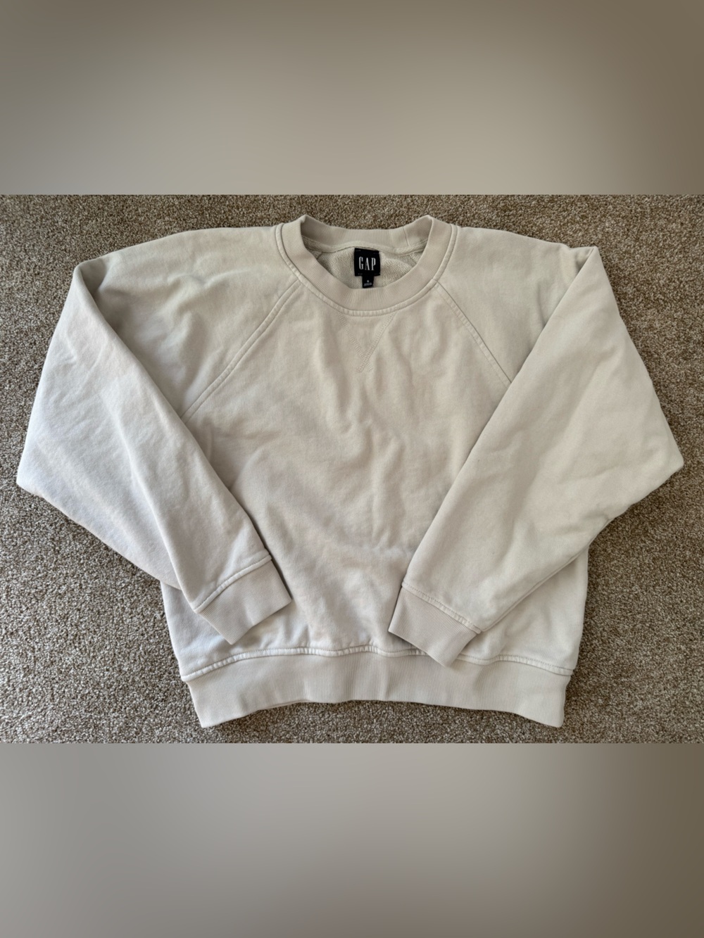 GAP Crewneck Sweatshirt in Light Cream